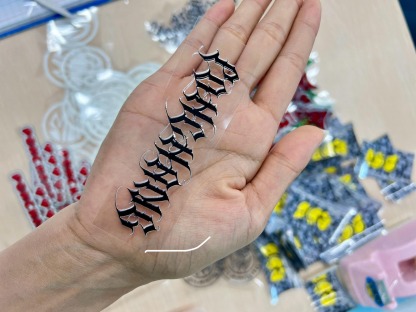 งานพิมพ์แผ่นอะคริลิก - ร้านป้ายลาดปลาเค้า - เซียนป้าย 